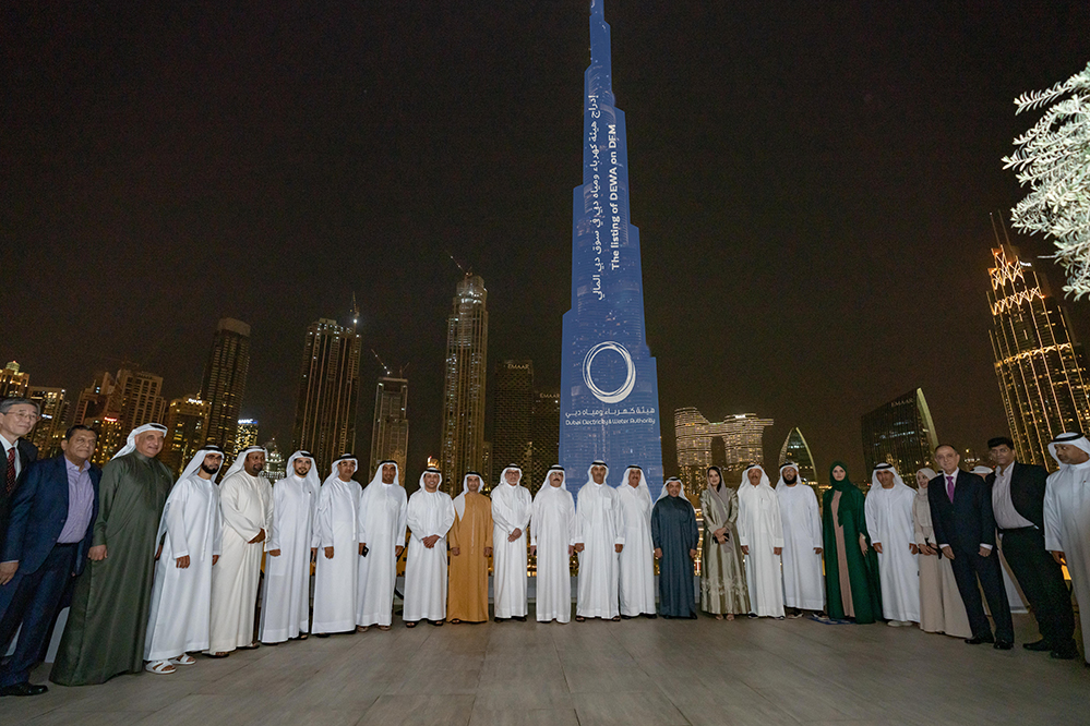 برج خليفة يحتفي ببدء تداول أسهم الهيئة في سوق دبي المالي
